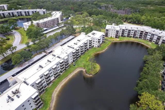 $262,500 | 6070 80th Street North, Unit 215, St. Petersburg, FL 33709