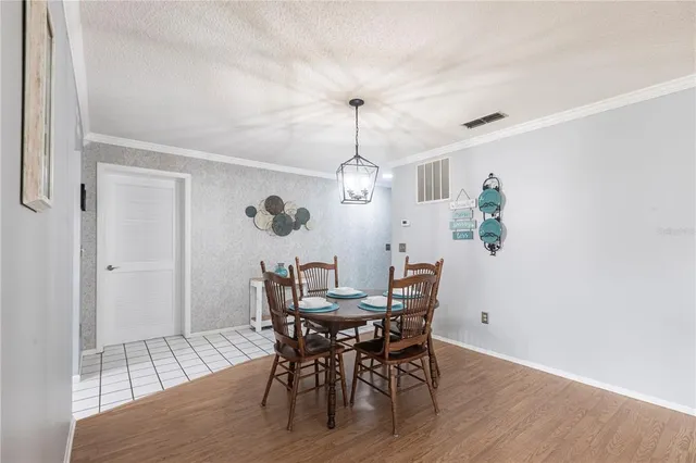 $262,500 | 6070 80th Street North, Unit 215, St. Petersburg, FL 33709