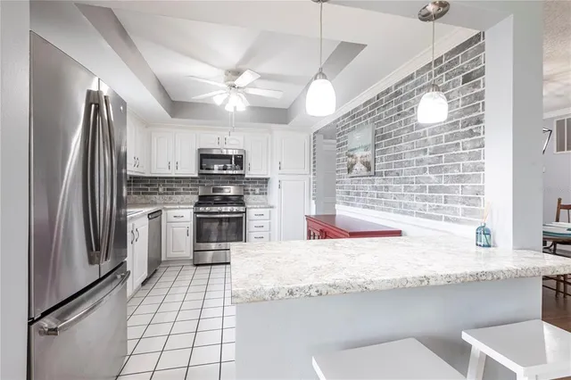 $262,500 | 6070 80th Street North, Unit 215, St. Petersburg, FL 33709