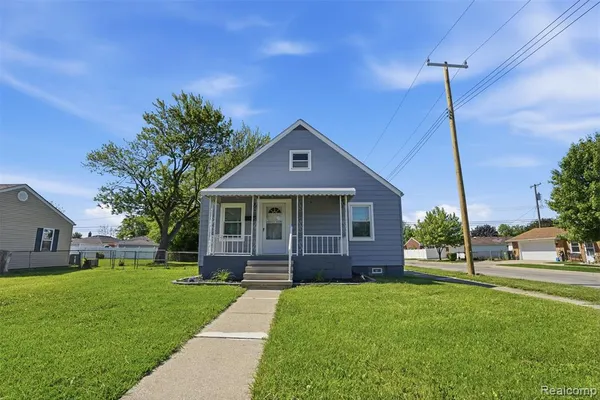 $215,000 | 13181 Peach Street, Southgate, MI 48195