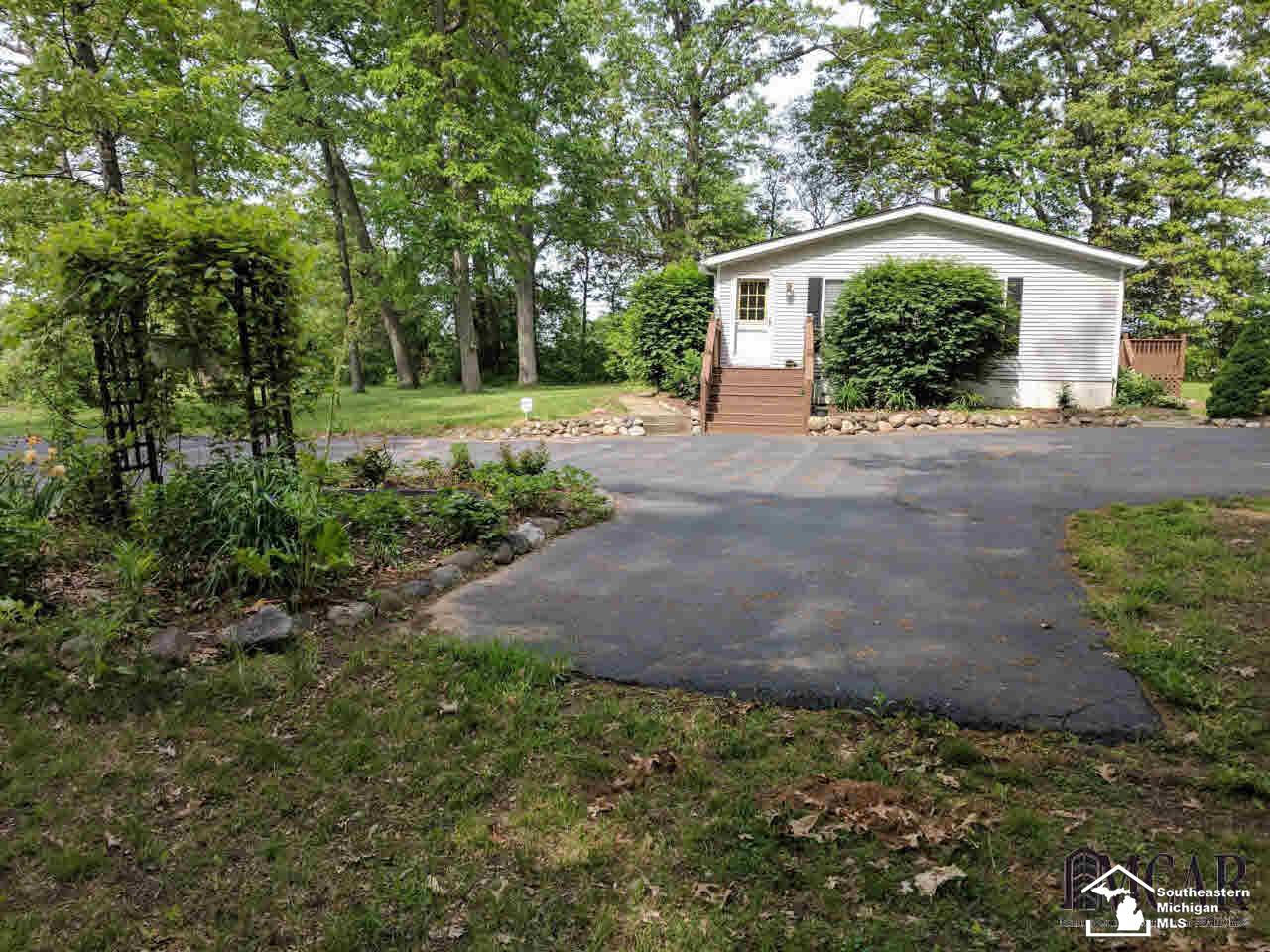 12480 Day Road Maybee, MI 48159 - Photo 3 of 17 Side View
