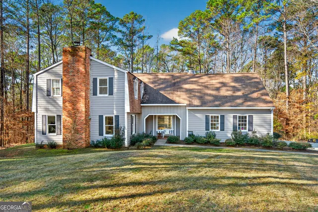 a view of a lake with outdoor space