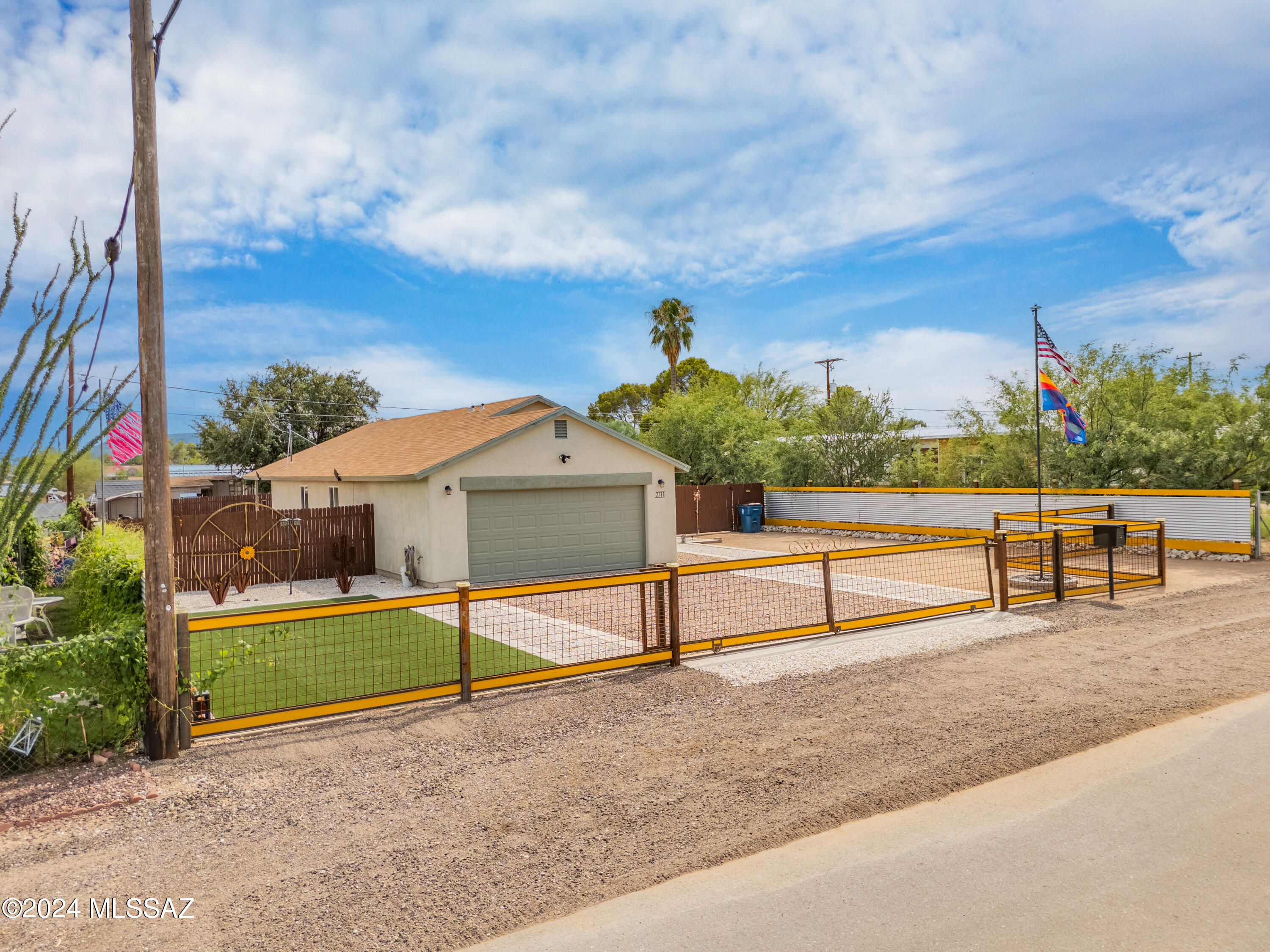 2711 West Milton Road Tucson, AZ 85746 - Photo 4 of 35 Gallery Image 4