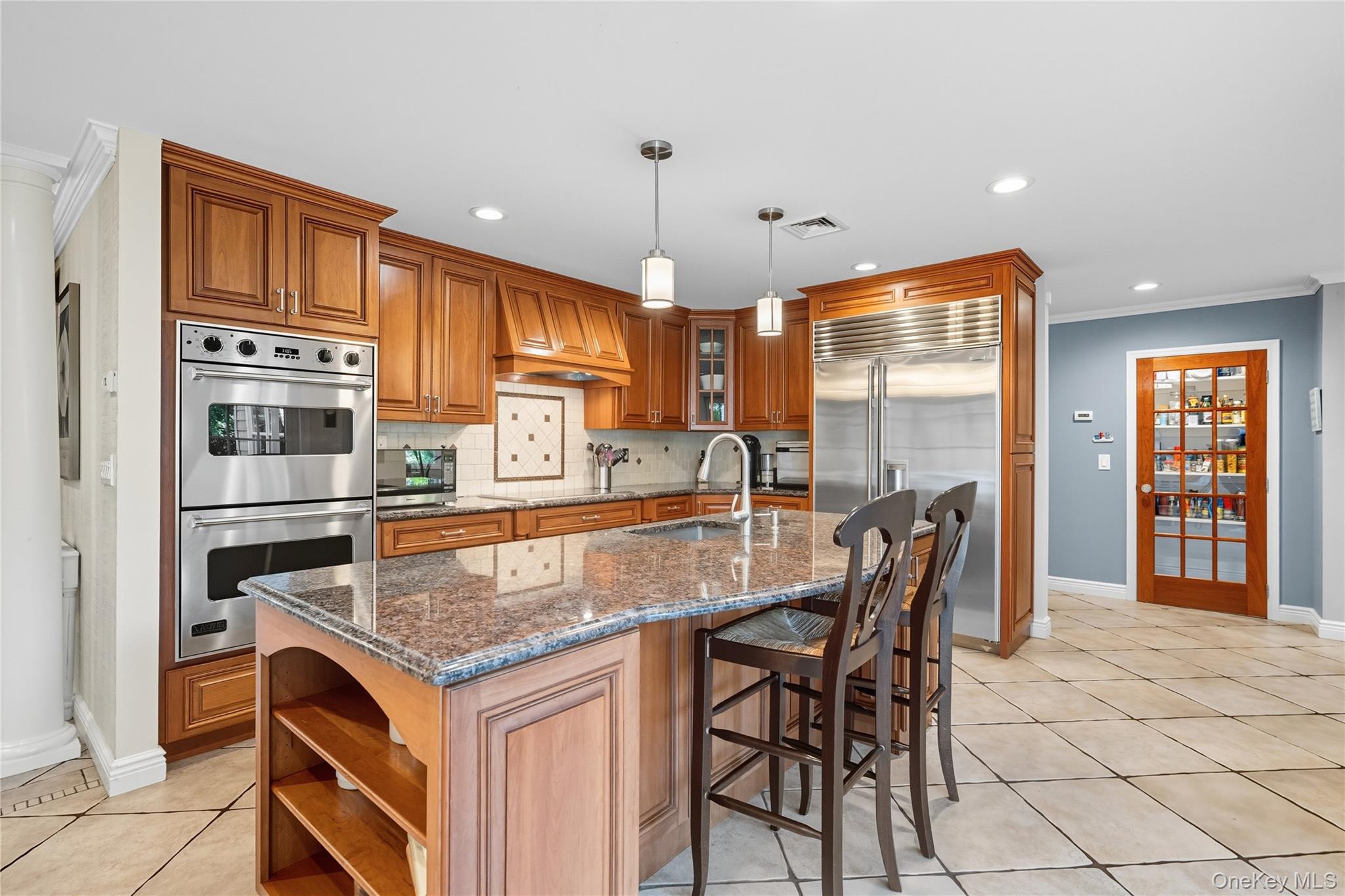 16 Pine Road Syosset, NY 11791 - Photo 12 of 48 Custom cabinetry