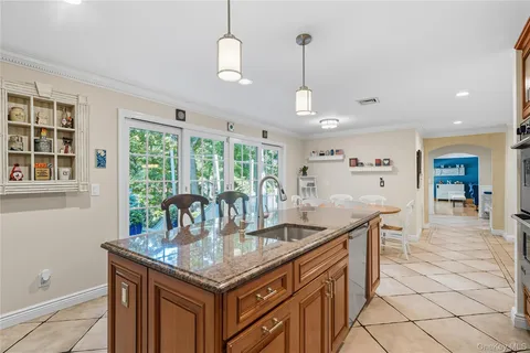 $1,950,000 | 16 Pine Road, Syosset, NY 11791