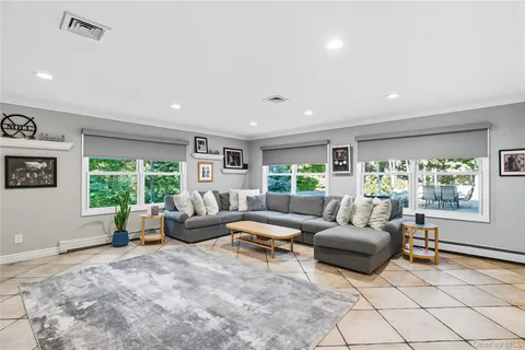 $1,950,000 | 16 Pine Road, Syosset, NY 11791