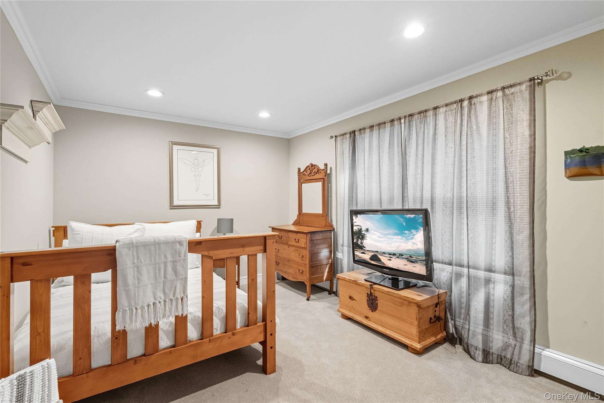 16 Pine Road Syosset, NY 11791 - Photo 20 of 48 Guest 1st Floor bedroom