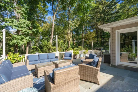 $1,950,000 | 16 Pine Road, Syosset, NY 11791