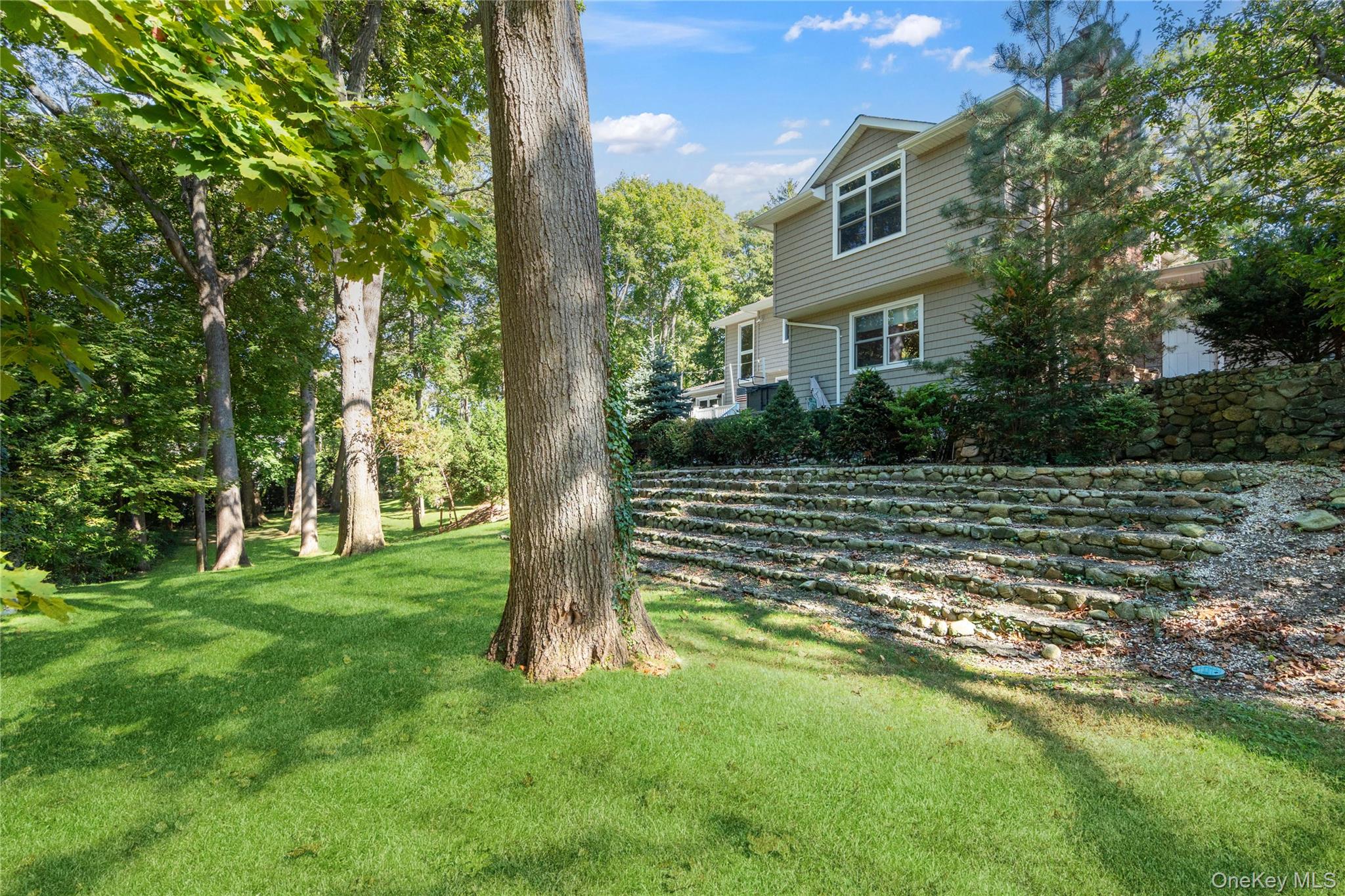 16 Pine Road Syosset, NY 11791 - Photo 42 of 48