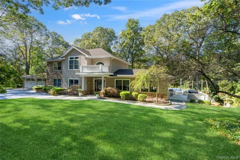 $1,950,000 | 16 Pine Road, Syosset, NY 11791
