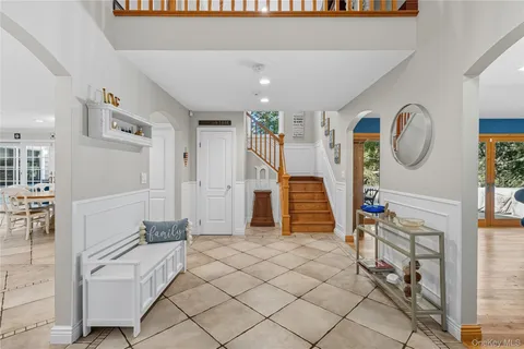 $1,950,000 | 16 Pine Road, Syosset, NY 11791