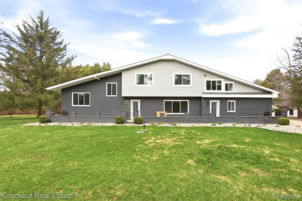 9239 Lange Road Birch Run, MI 48415 - Photo 6 of 75