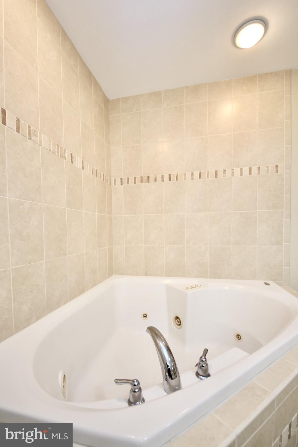 8 Knoll Road Stratford, NJ 08084 - Photo 38 of 45