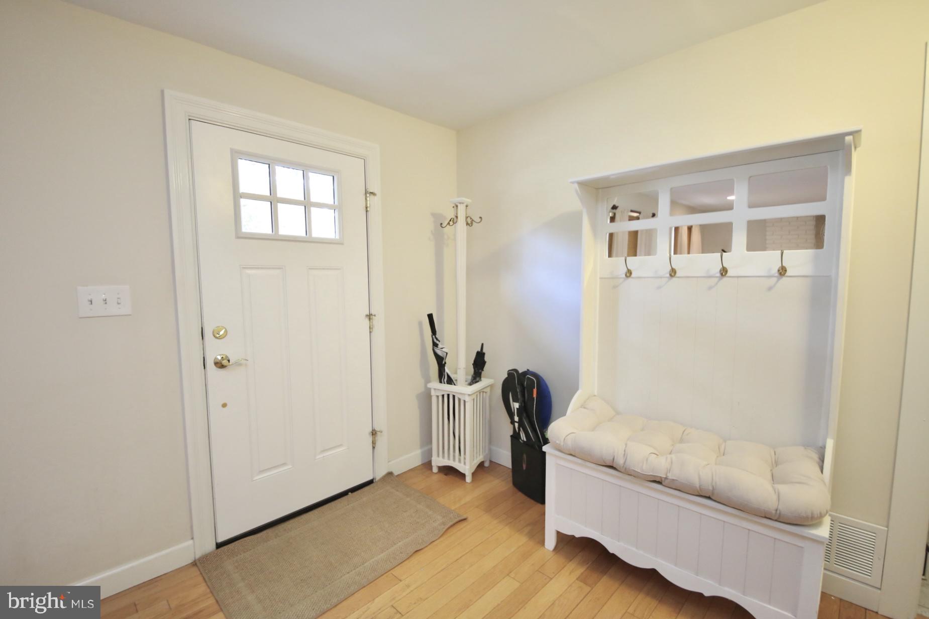 8 Knoll Road Stratford, NJ 08084 - Photo 4 of 45