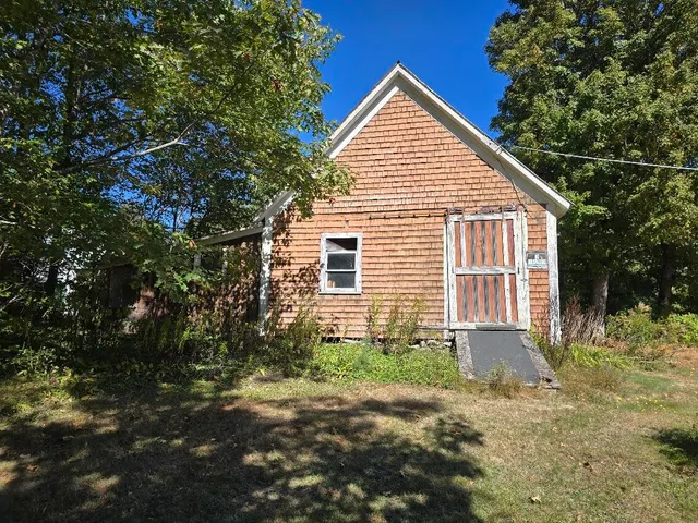 $269,900 | 21 Bluff Road, Concord Township, ME 04920