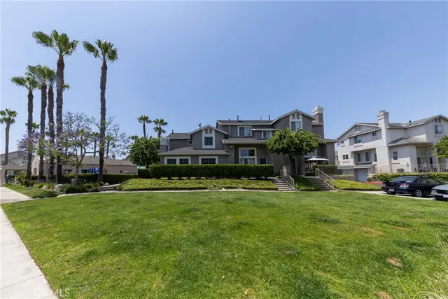 a view of outdoor space and garden