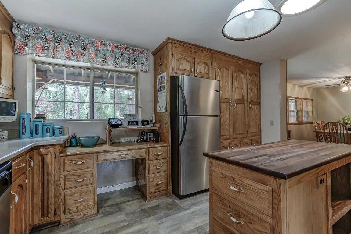 835 Davis Place Road Mount Shasta, CA 96067 - Photo 6 of 27 Gallery Image 6