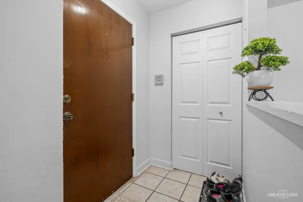 $139,900 | 247 North Neltnor Boulevard, Unit H1C, West Chicago, IL 60185