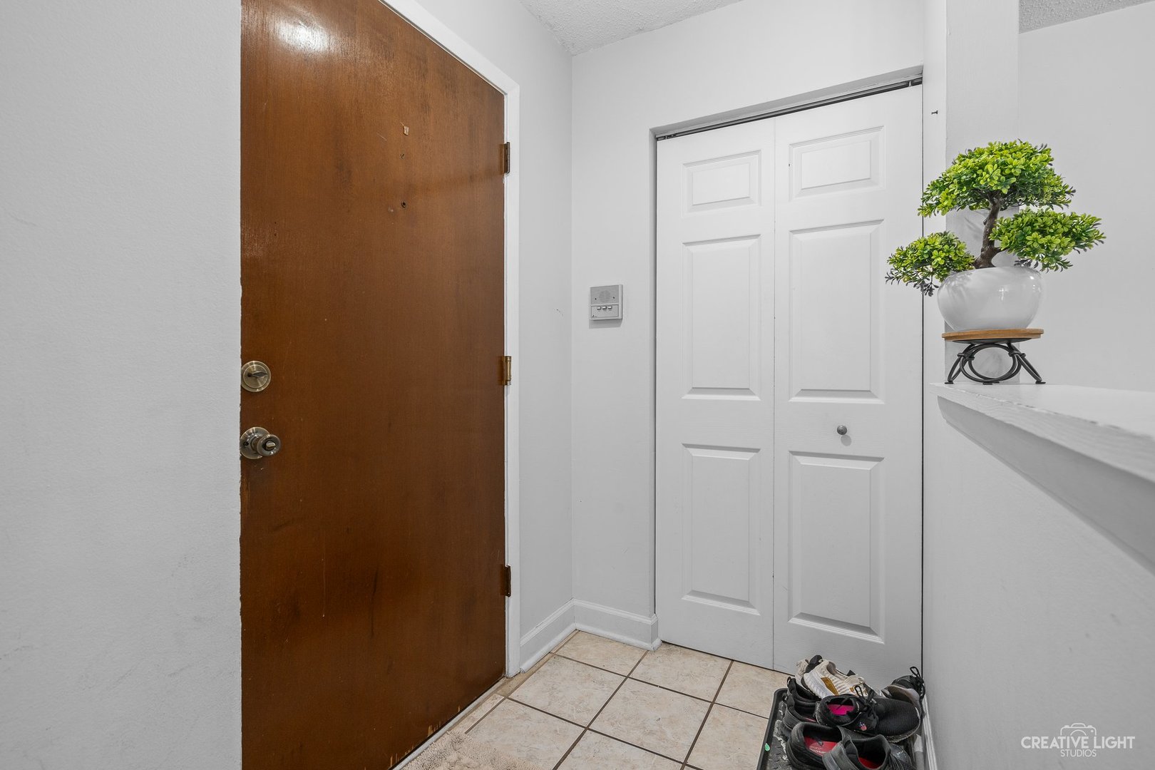 247 North Neltnor Boulevard, Unit H1C West Chicago, IL 60185 - Photo 3 of 17