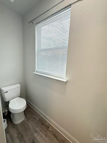 a bathroom with a toilet