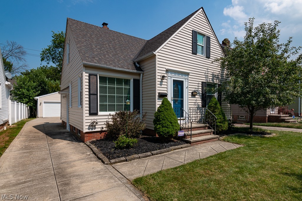 1177 Avondale Road Cleveland, OH 44121 - Photo 2 of 35