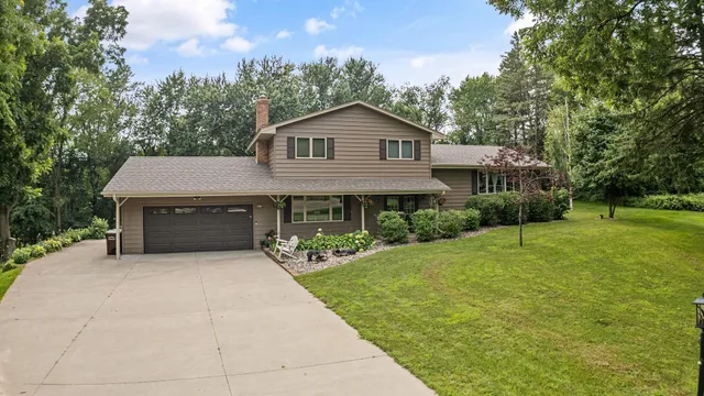 $599,000 | 843 37th Street Southeast, Buffalo, MN 55313