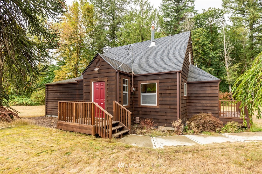 10429 Littlerock Road Southwest Olympia, WA 98512 - Photo 4 of 17 Gallery Image 4