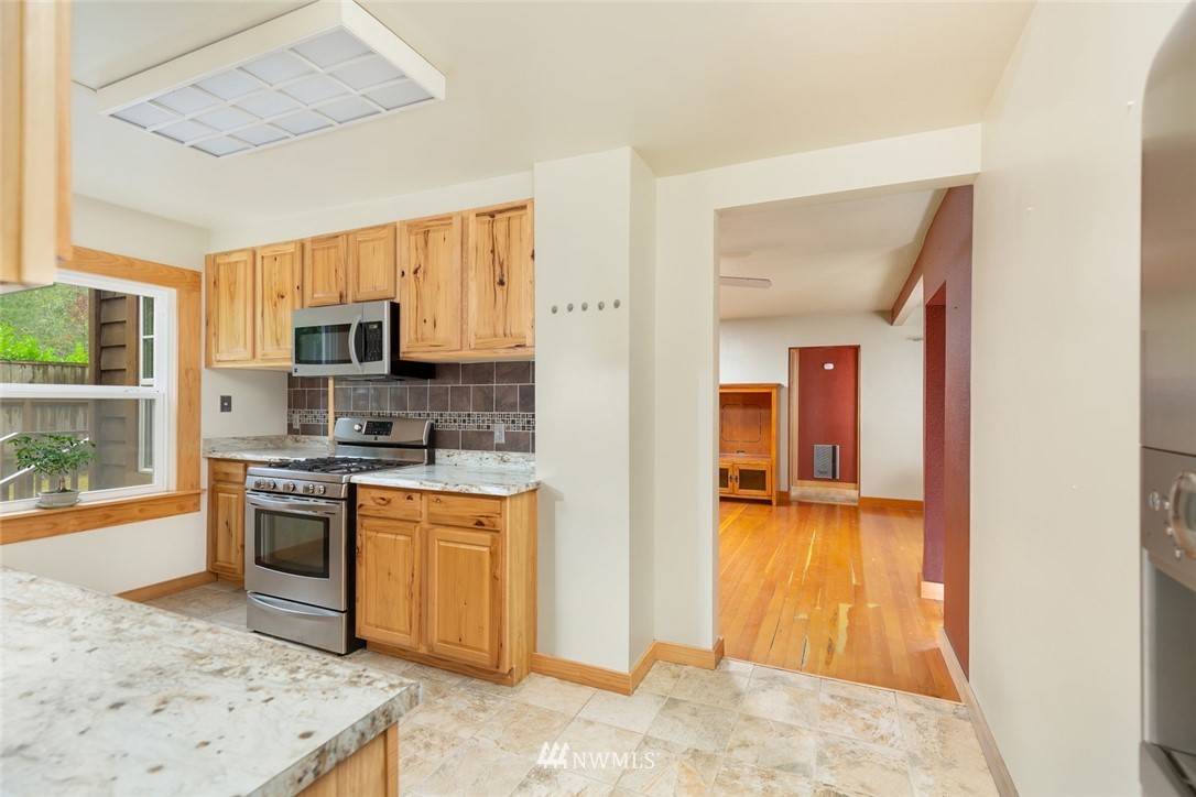 10429 Littlerock Road Southwest Olympia, WA 98512 - Photo 9 of 17 Gallery Image 9