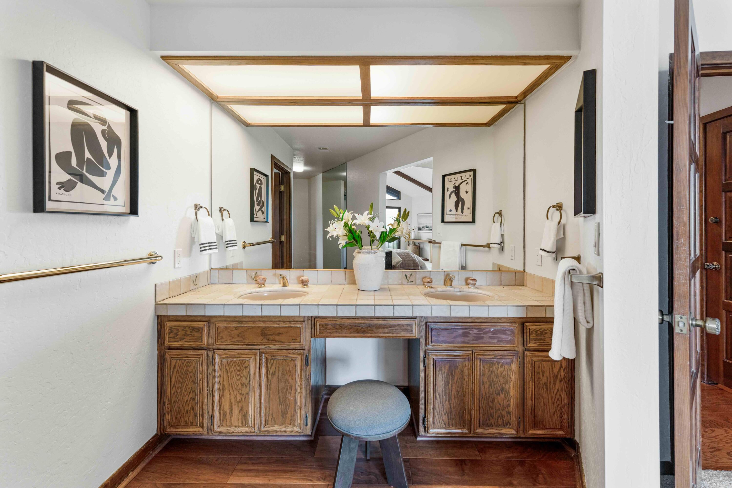 530 Barker Pass Road Santa Barbara, CA 93108 - Photo 27 of 77 Primary bath - 530 Barker Pass Rd