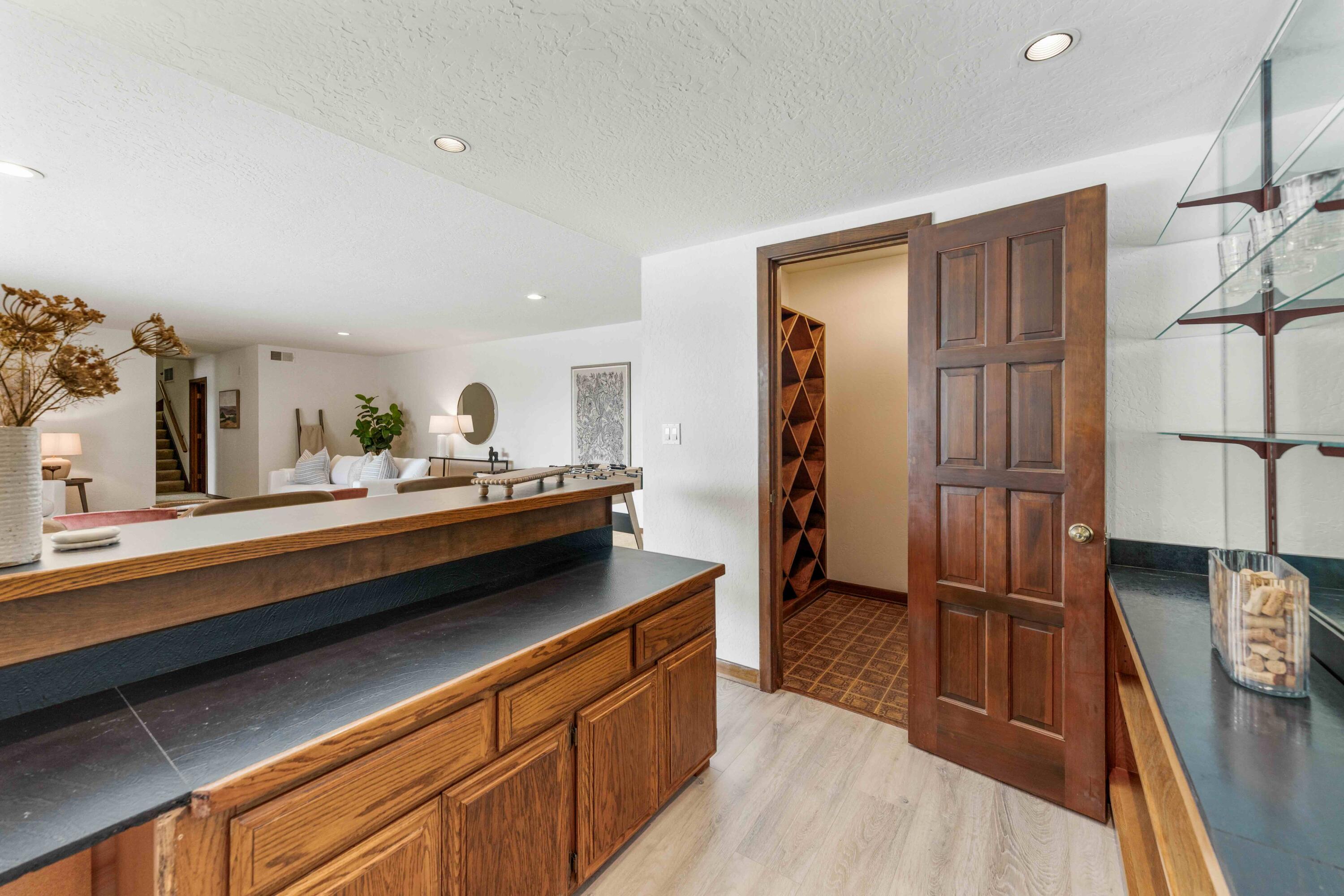 530 Barker Pass Road Santa Barbara, CA 93108 - Photo 50 of 77 Dry bar - 530 Barker Pass Rd