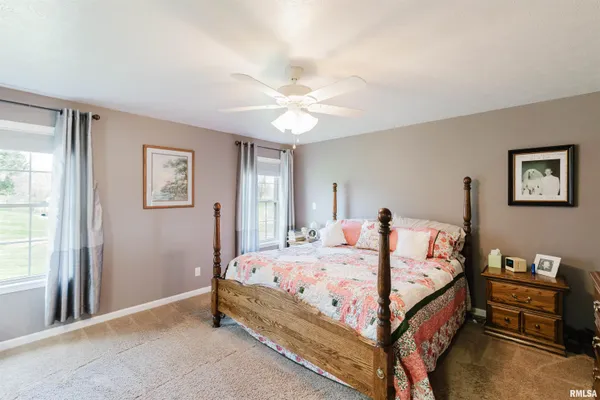 $325,000 | 1630 South Division Street, Carterville, IL 62918
