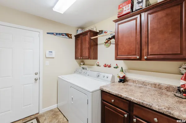 $325,000 | 1630 South Division Street, Carterville, IL 62918
