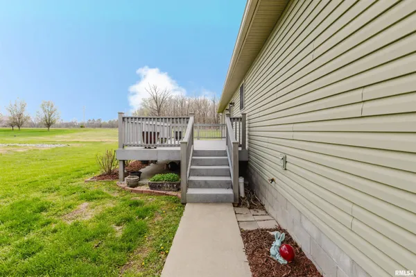 $325,000 | 1630 South Division Street, Carterville, IL 62918