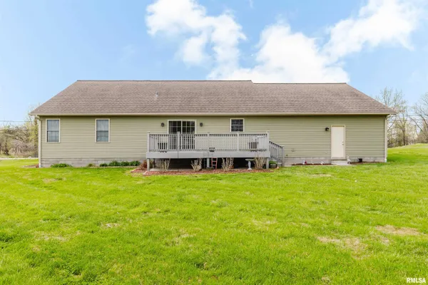 $325,000 | 1630 South Division Street, Carterville, IL 62918