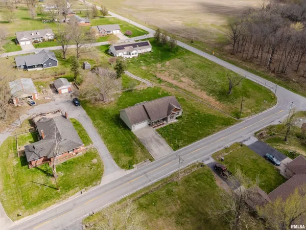 $325,000 | 1630 South Division Street, Carterville, IL 62918