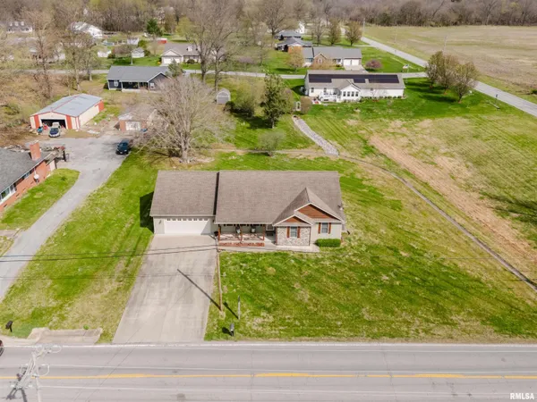 $325,000 | 1630 South Division Street, Carterville, IL 62918