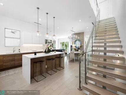 $1,900,000 | 12 Southeast 10th Avenue, Fort Lauderdale, FL 33301