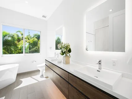 $1,900,000 | 12 Southeast 10th Avenue, Fort Lauderdale, FL 33301