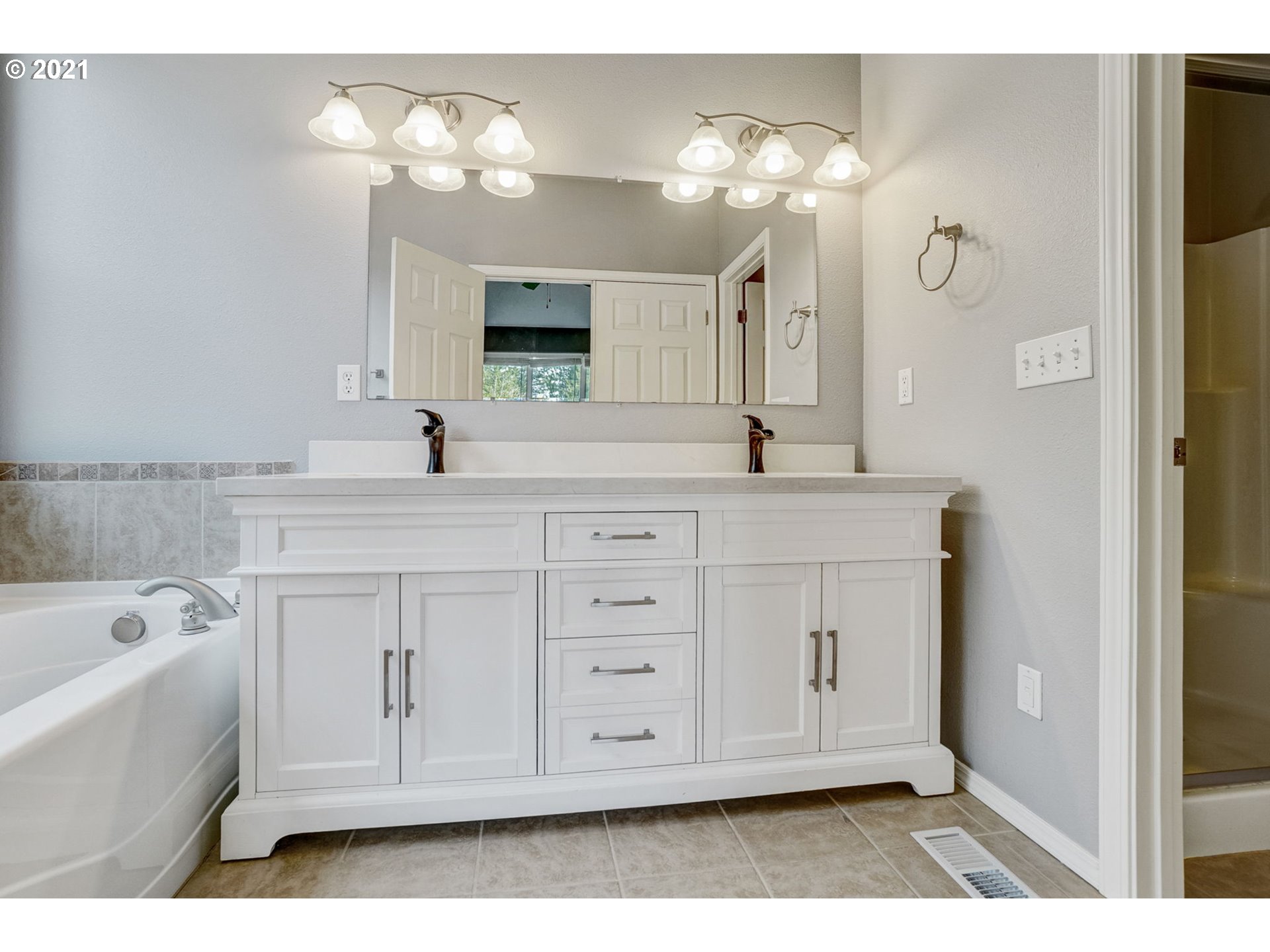 29175 Southeast Davis Road Estacada, OR 97023 - Photo 19 of 28 Gallery Image 19