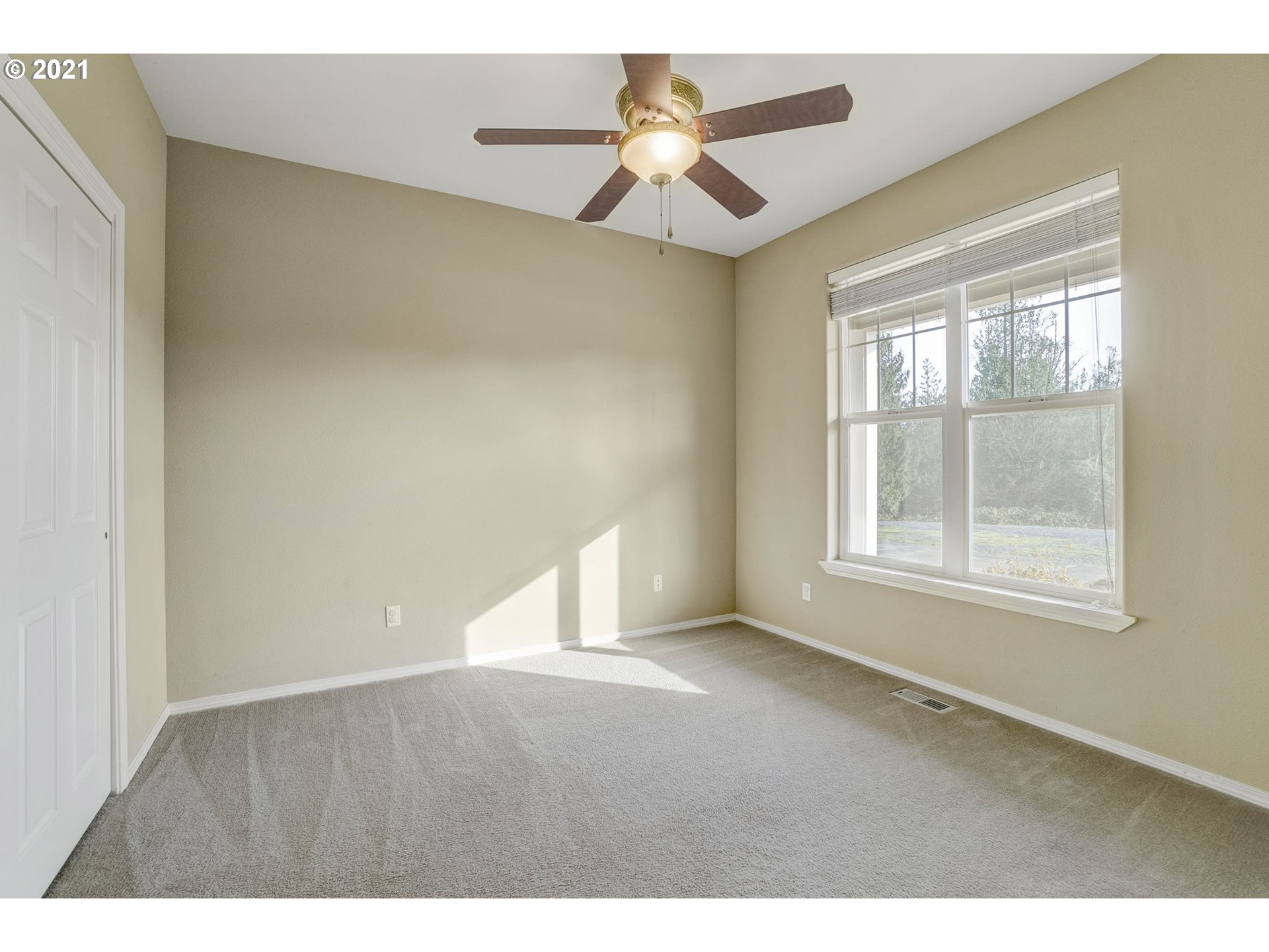 29175 Southeast Davis Road Estacada, OR 97023 - Photo 5 of 28 Gallery Image 5