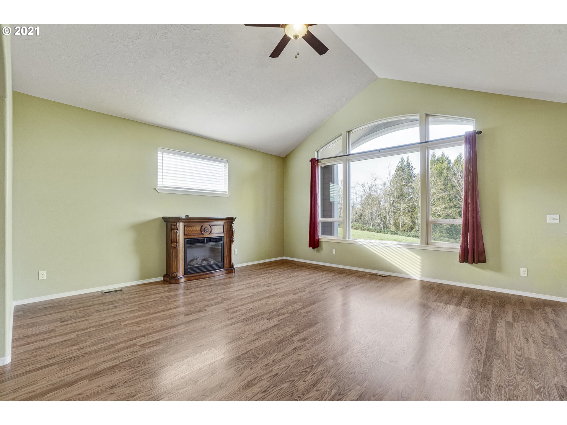 29175 Southeast Davis Road Estacada, OR 97023 - Photo 7 of 28 Gallery Image 7