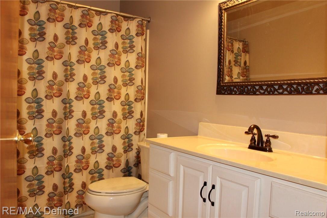 4468 Havens Road Dryden, MI 48428 - Photo 17 of 26 Main bath