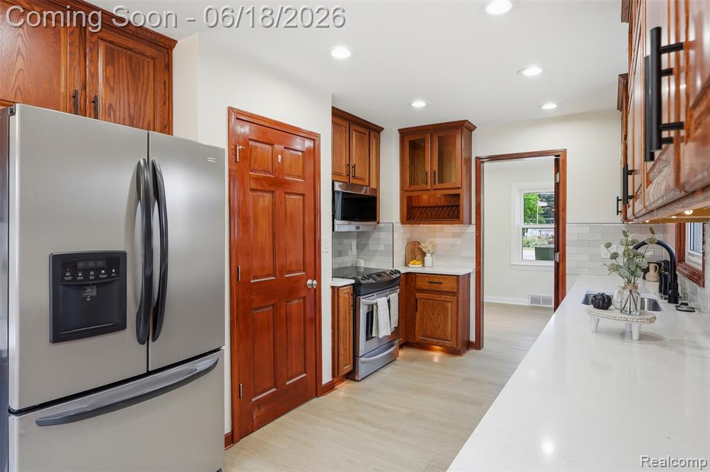 3829 West Auburn Road Rochester Hills, MI 48309 - Photo 5 of 24