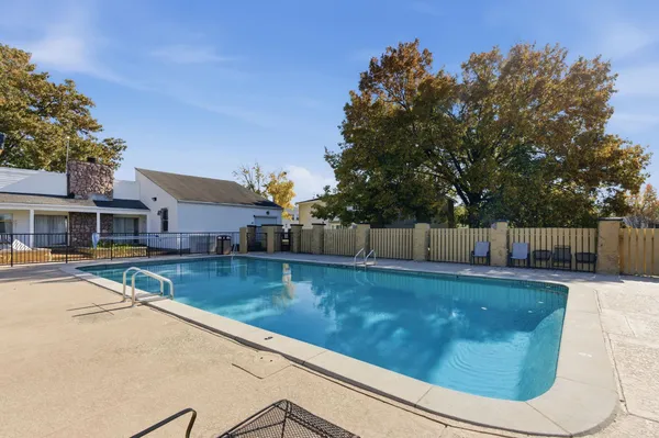 $249,000 | 810 Bellevue Road, Unit 214, Nashville, TN 37221