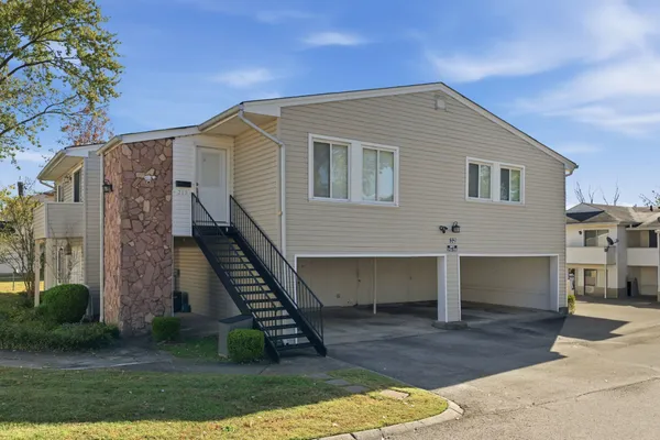 $249,000 | 810 Bellevue Road, Unit 214, Nashville, TN 37221