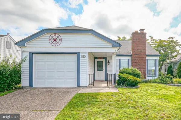 $325,000 | 987 Westminster Drive North, Southampton, NJ 08088