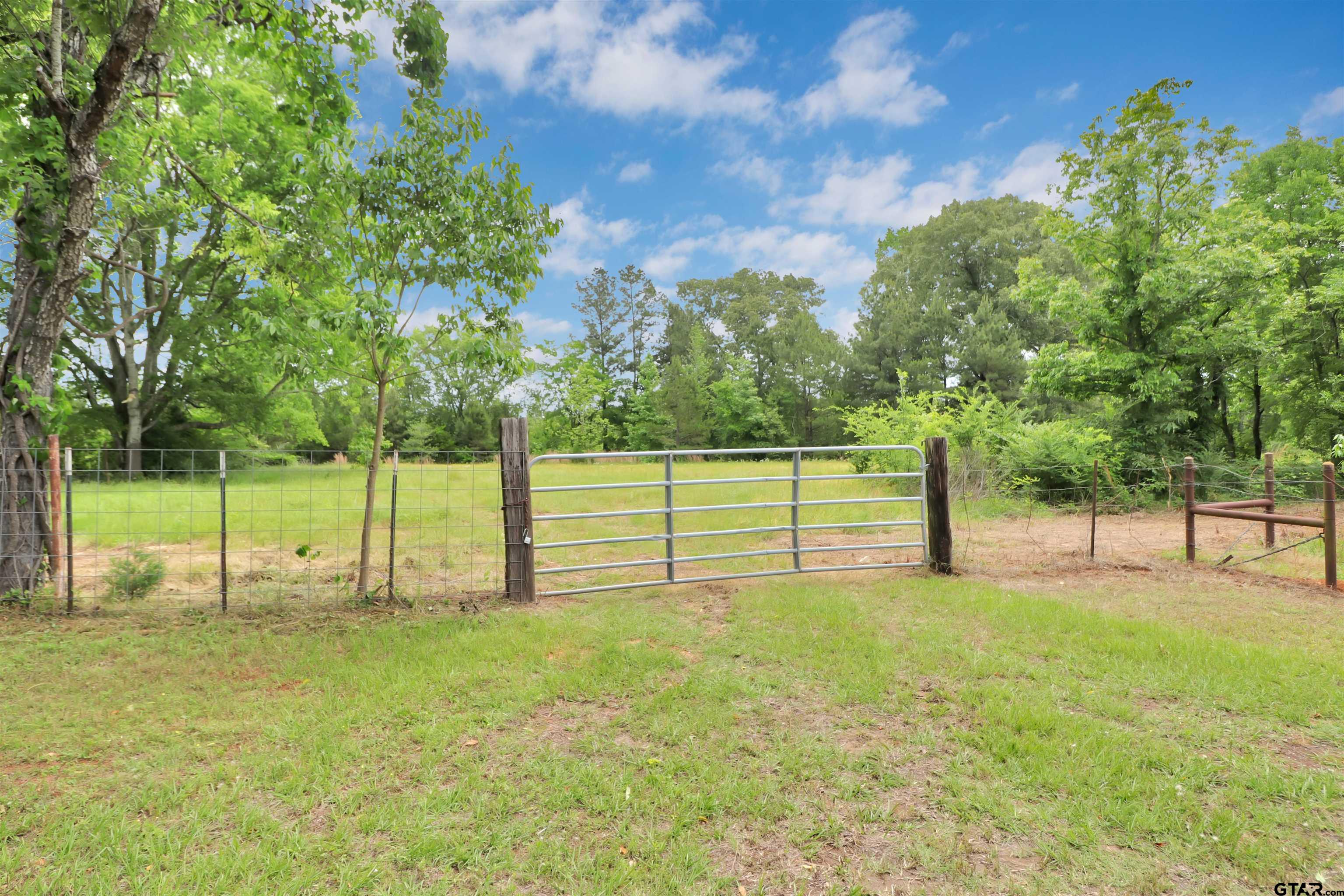 5424 County Road 385 Tyler, TX 75708 - Photo 1 of 1 5424 CR 385!