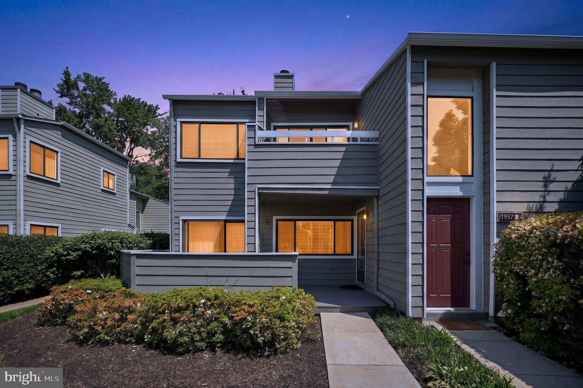 1957 A Villaridge Drive Reston, VA 20191 - Photo 3 of 38