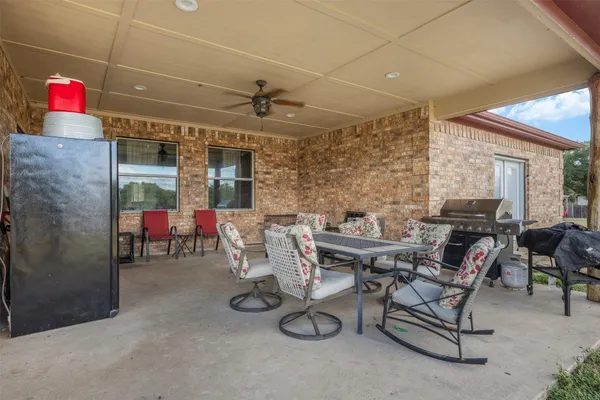 $739,900 | 1102 Private Road 2332, Giddings, TX 78942