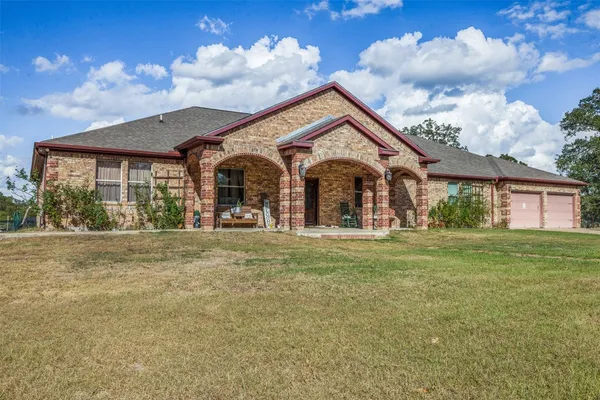 $739,900 | 1102 Private Road 2332, Giddings, TX 78942